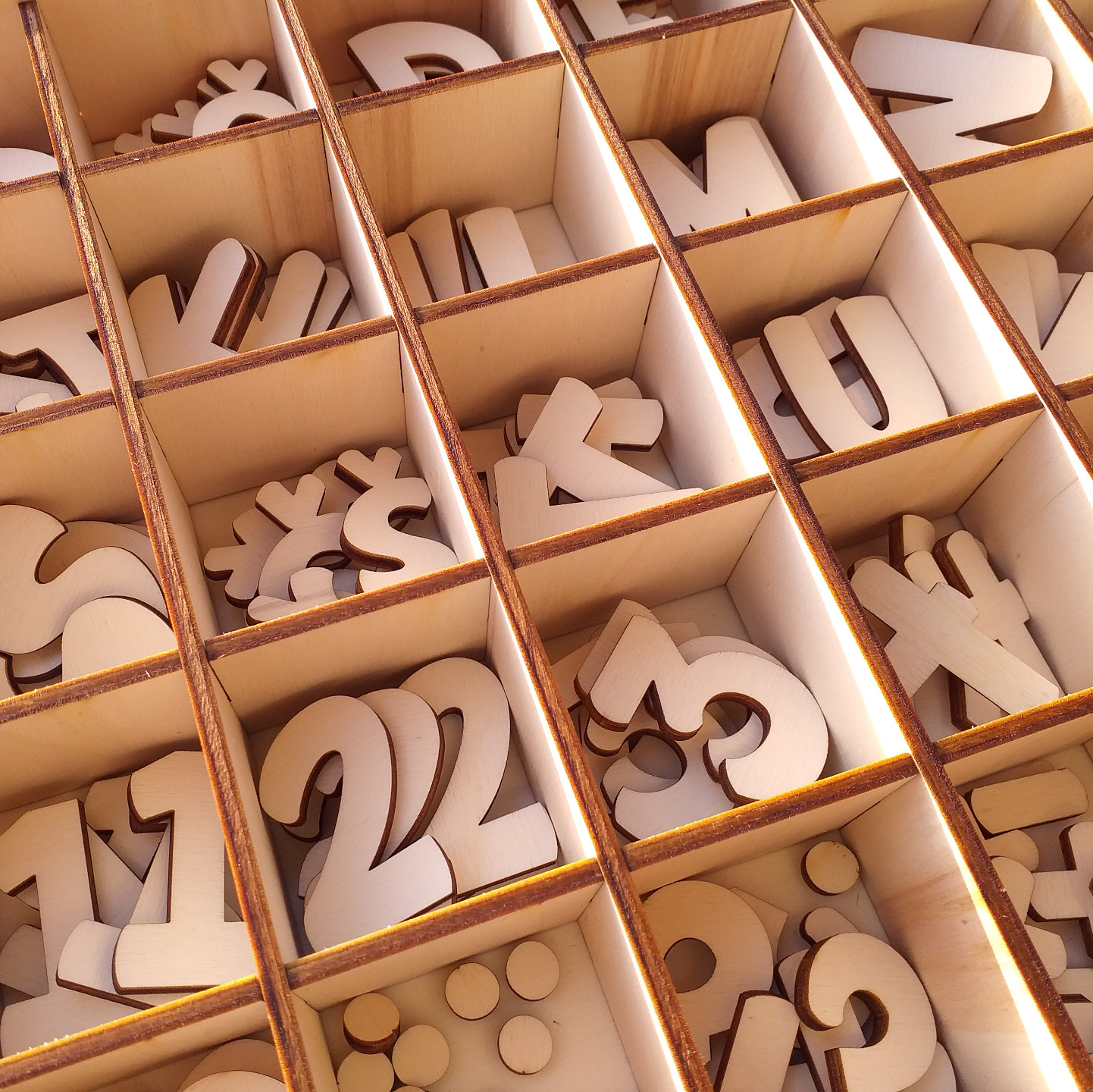 Škatla črk in števil