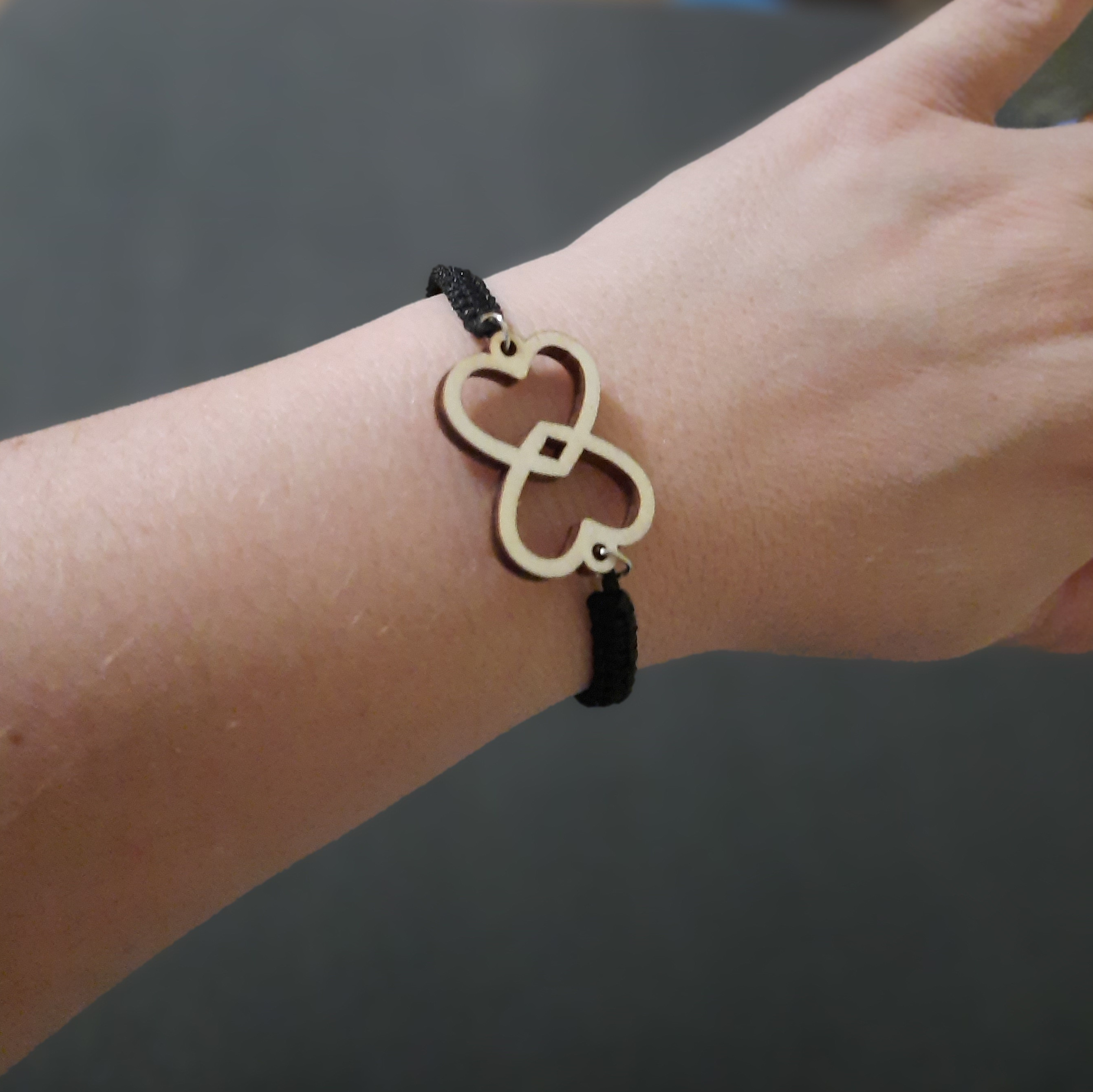 Zapestnica preplet srca v neskončnosti 