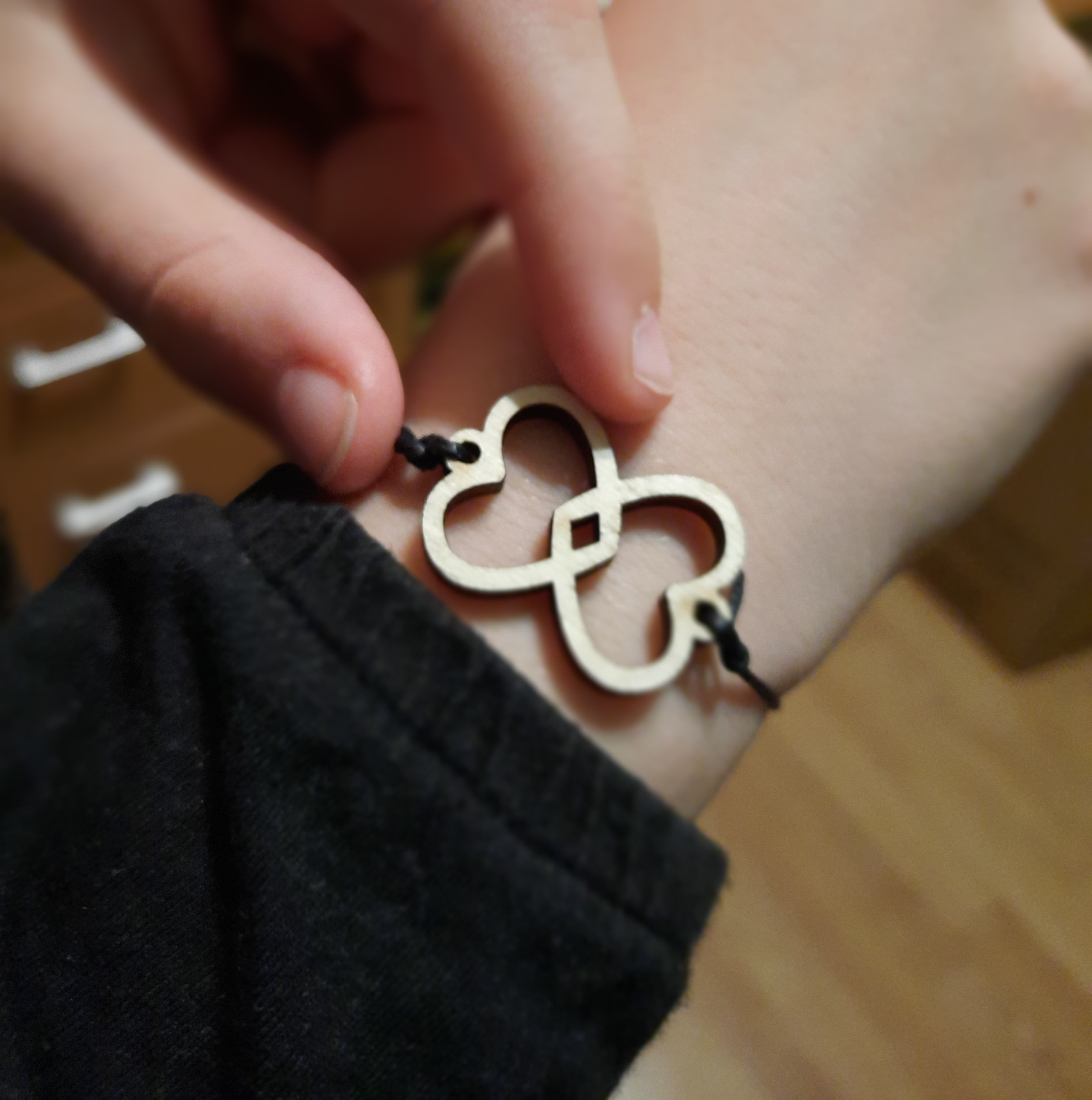 Zapestnica preplet srca v neskončnosti 