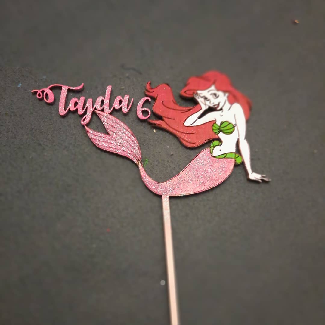 Cake topper