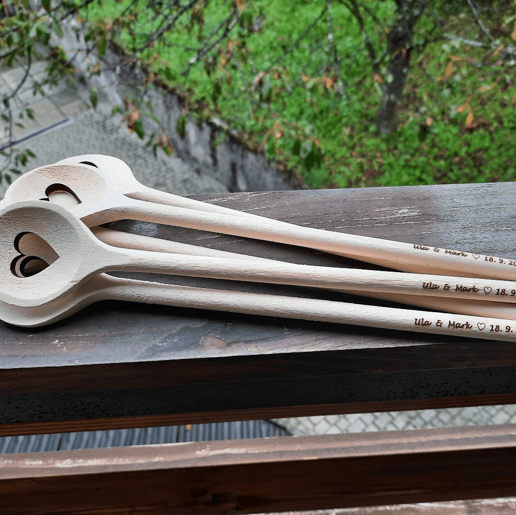 Kuhalnica z gravuro - srček