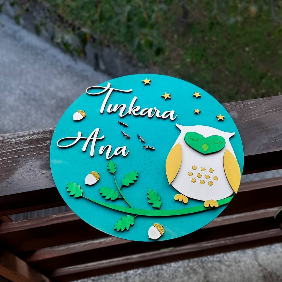 Napis za otroško sobo (Tabla z imenom in motivom)