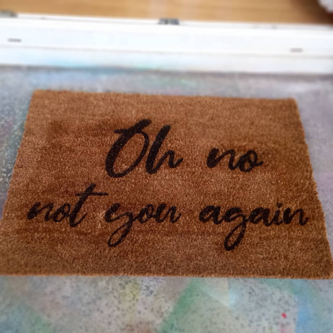 Predpražnik z napisom (personaliziran)