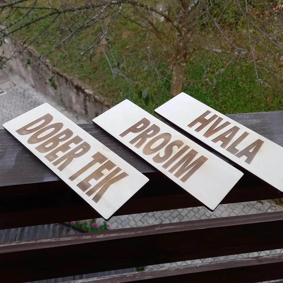 Komplet vljudnostnih napisov