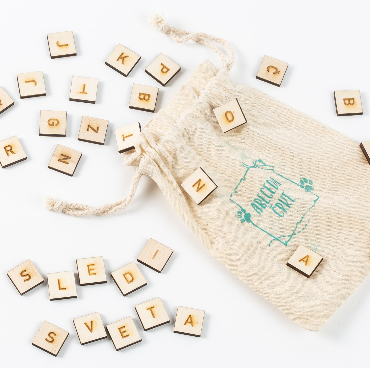 Sledi sveta - Zabavno pustolovska ter poučna družabna igra za vse