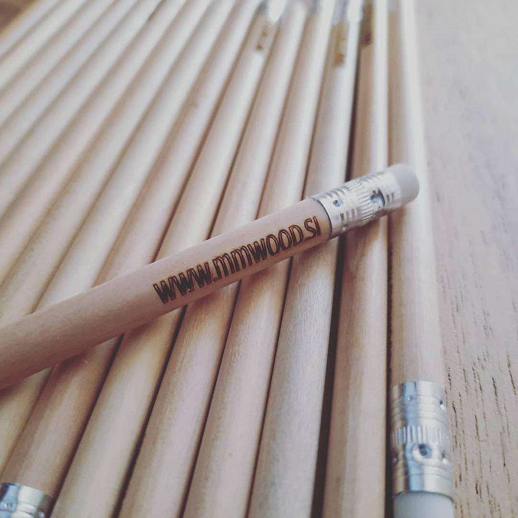 Lesen svinčnik z napisom (gravuro)