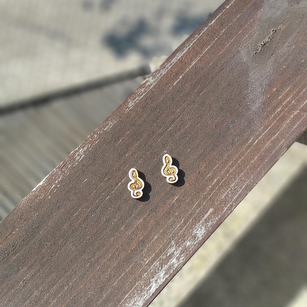 Uhani vijolinski ključ