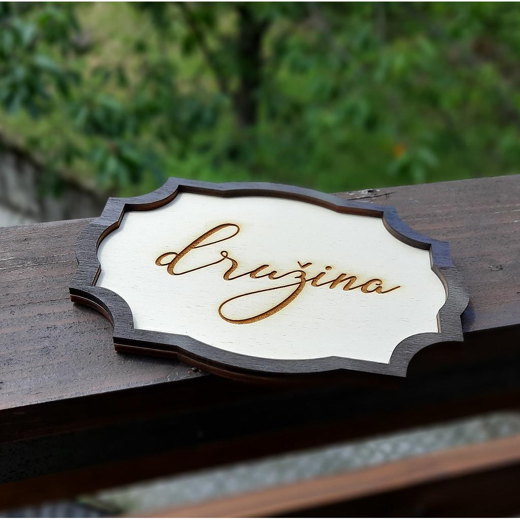 Stenski napisi z okvirjem