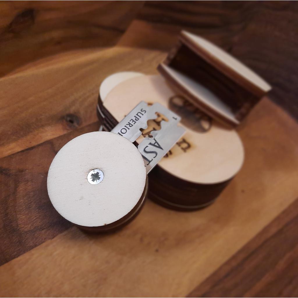 Držalo in rezilo za droži