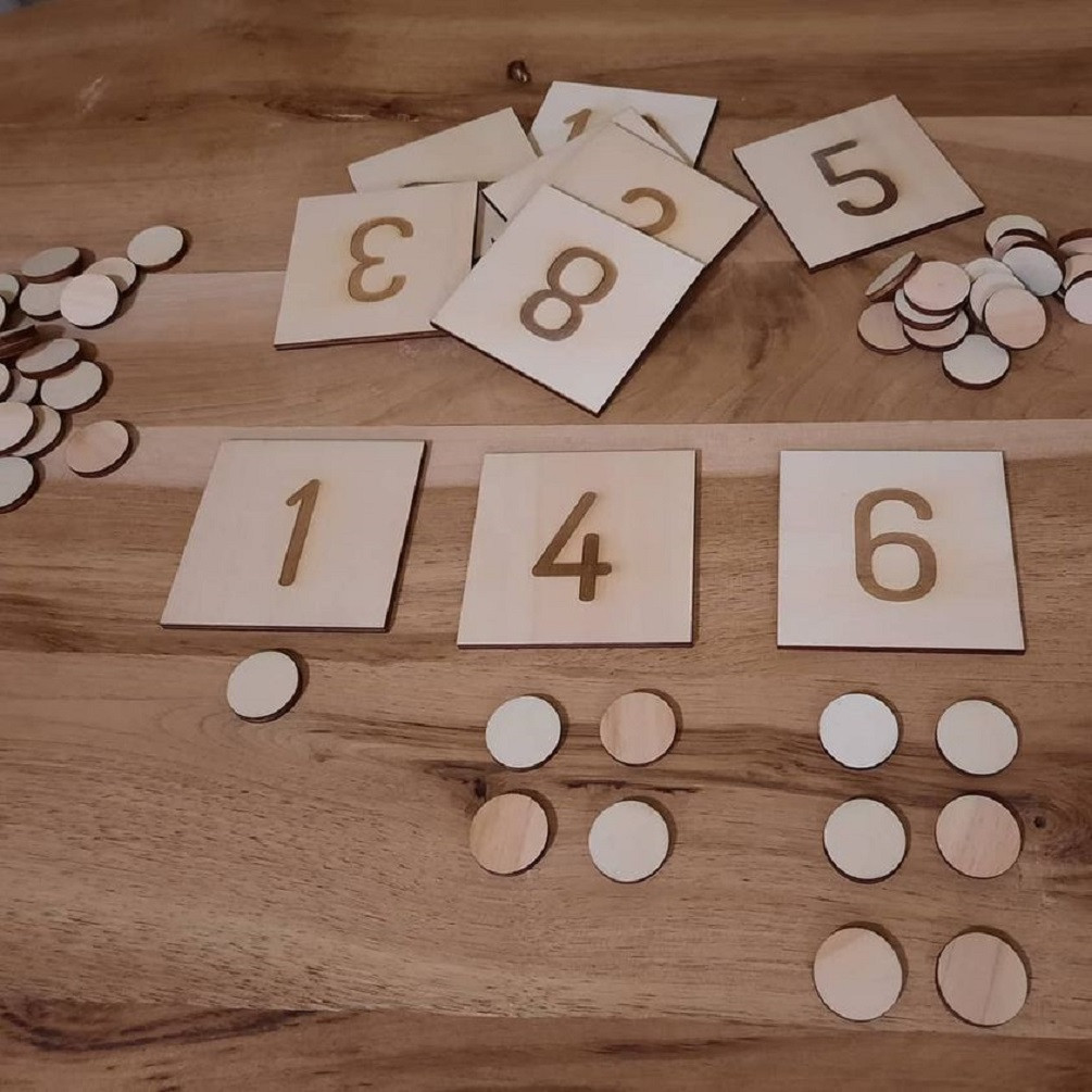 Mošnjiček števil 1 do 10 s krogci