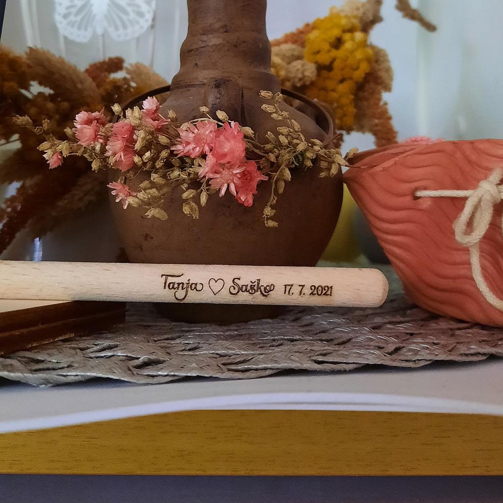 Kuhalnica z gravuro - srček