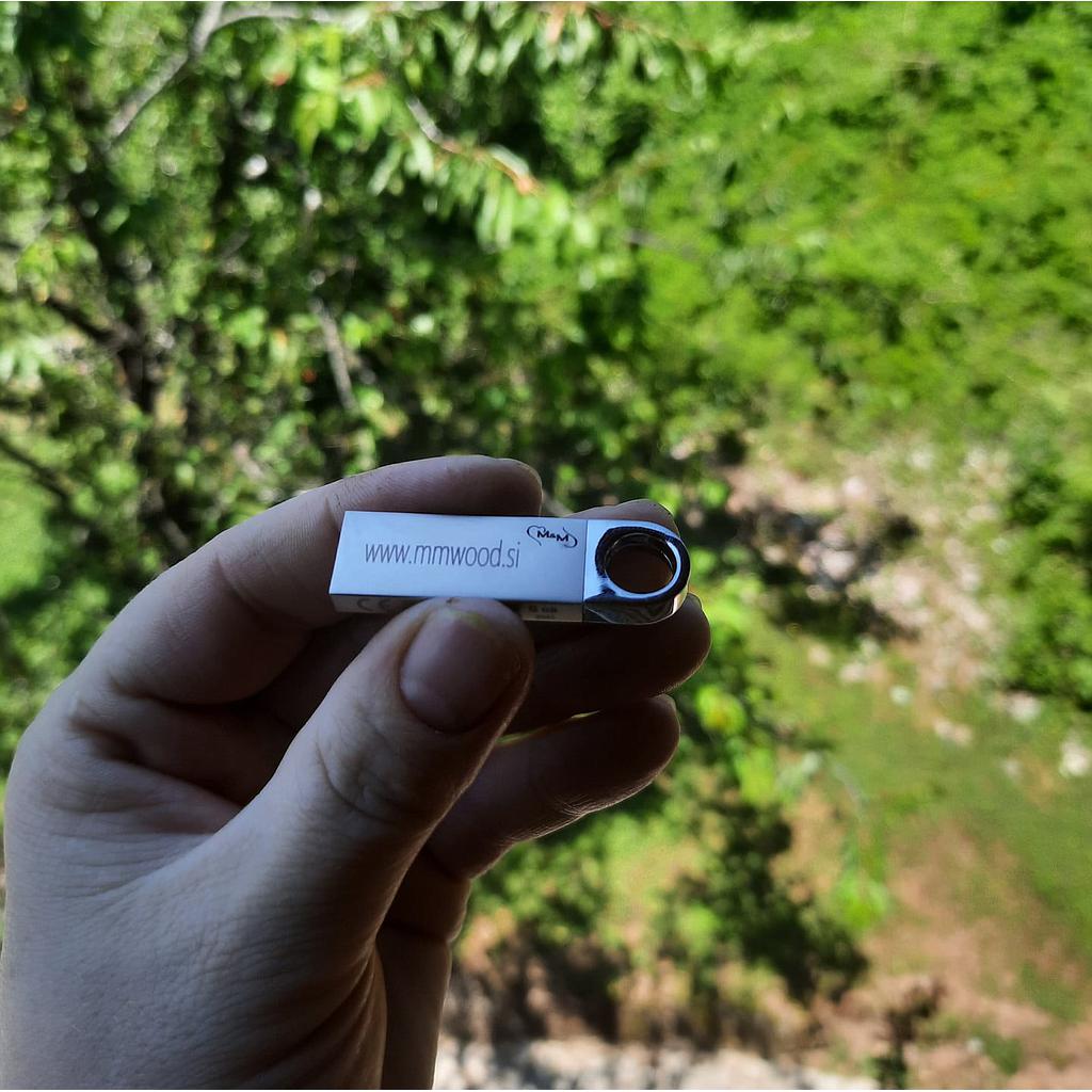 USB ključek z gravuro