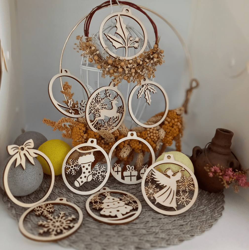 Leseni okraski Tinkara