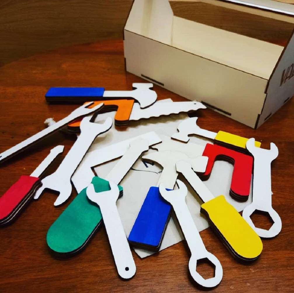 Orodje za fante v zaboju