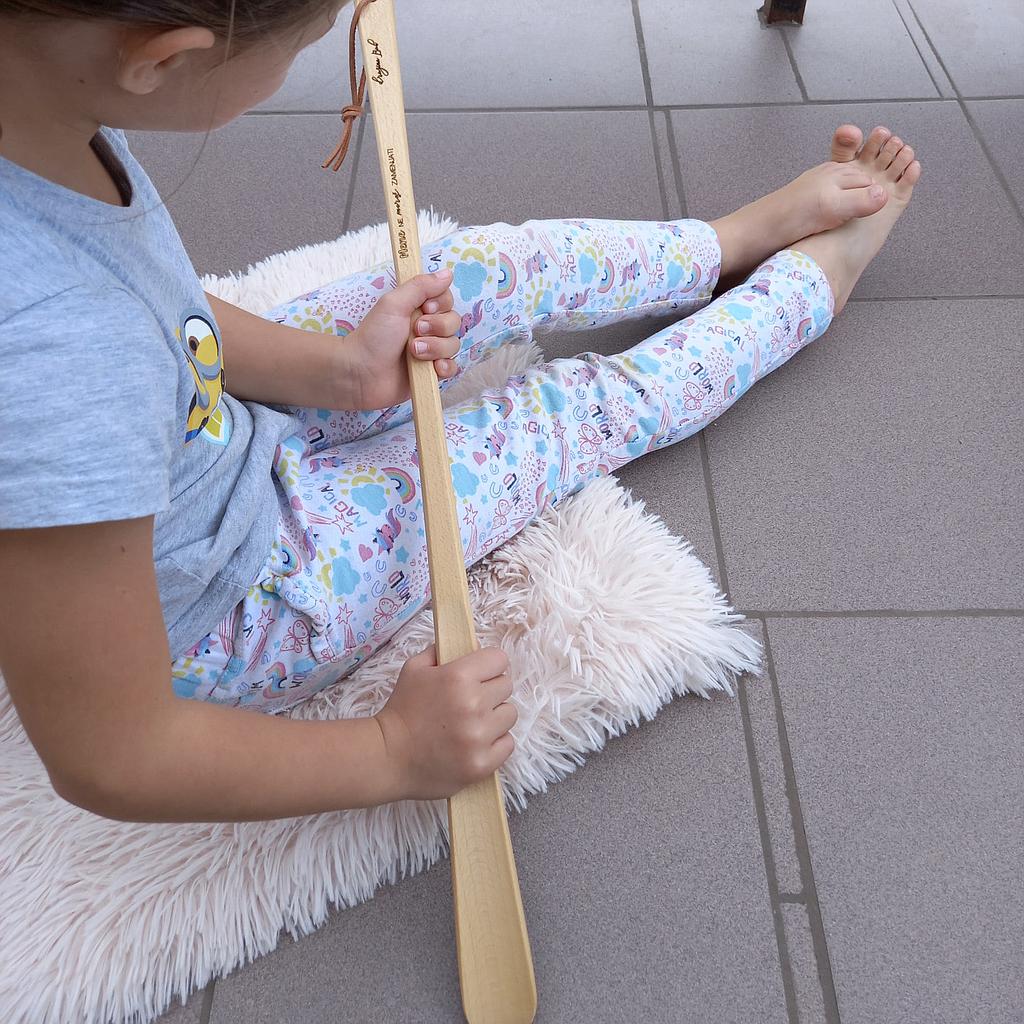 Lesena žlica za obuvanje 64 cm