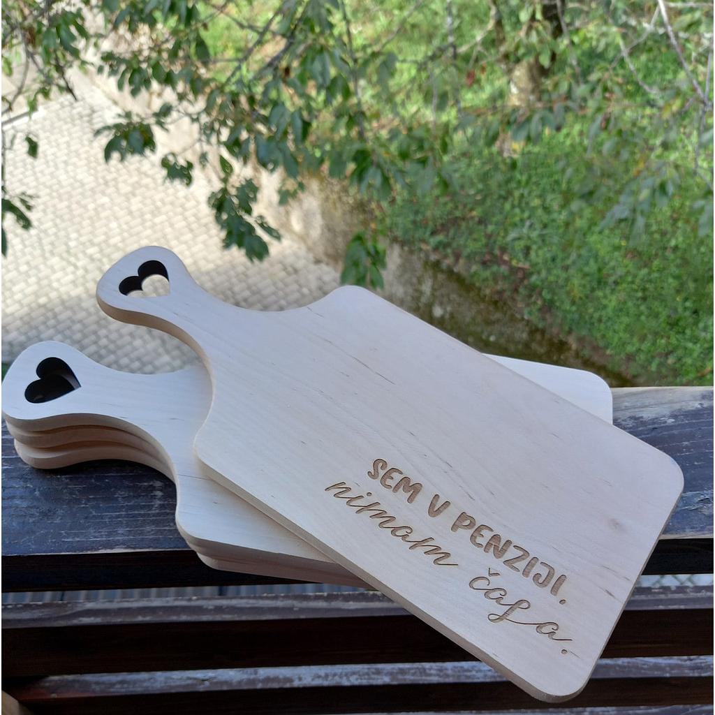 Deska za rezanje z ročajem