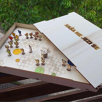 Človek ne jezi se za 5 igralcev