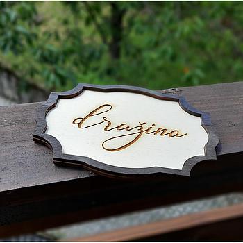 Stenski napisi z okvirjem