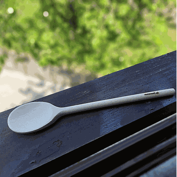 Kuhalnica navadna z gravuro