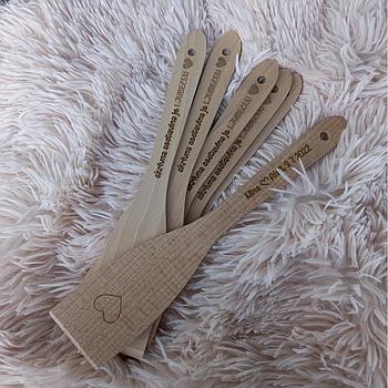 Špatula navadna (kuhalnica) z gravuro