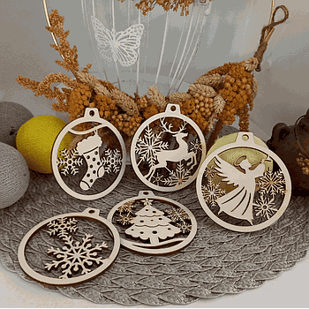 Leseni okraski - svet v snežinkah