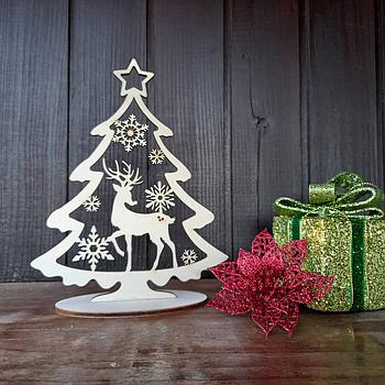 Novoletna smrekca z jelenčkom