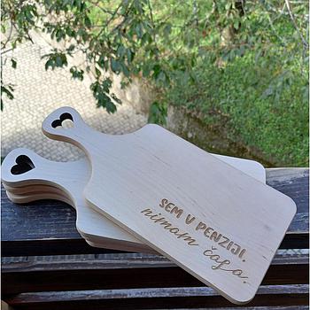 Deska za rezanje z ročajem